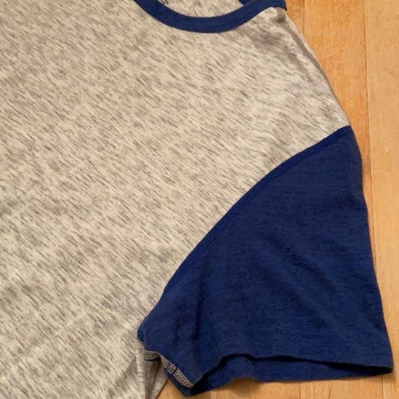 🦅 AEO Active Flex Gray Colour-Block Basic T-Shirt - Picture 3 of 9